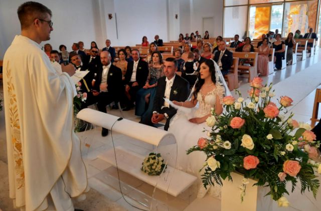 Nel post Covid celebrato a Raddusa il matrimonio di Enzo Marino ed Oriana Viola
